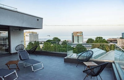 Аренда шикарных 2-комнатных апартаментов с террасой, 75 м², Констанца, Румыния